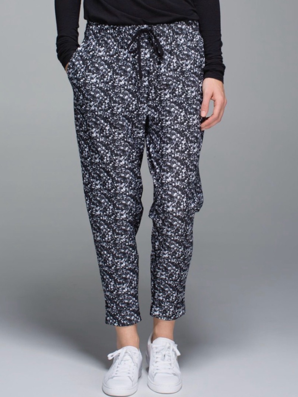 Lululemon Athletica Shimmy Sparkle Jet Crops